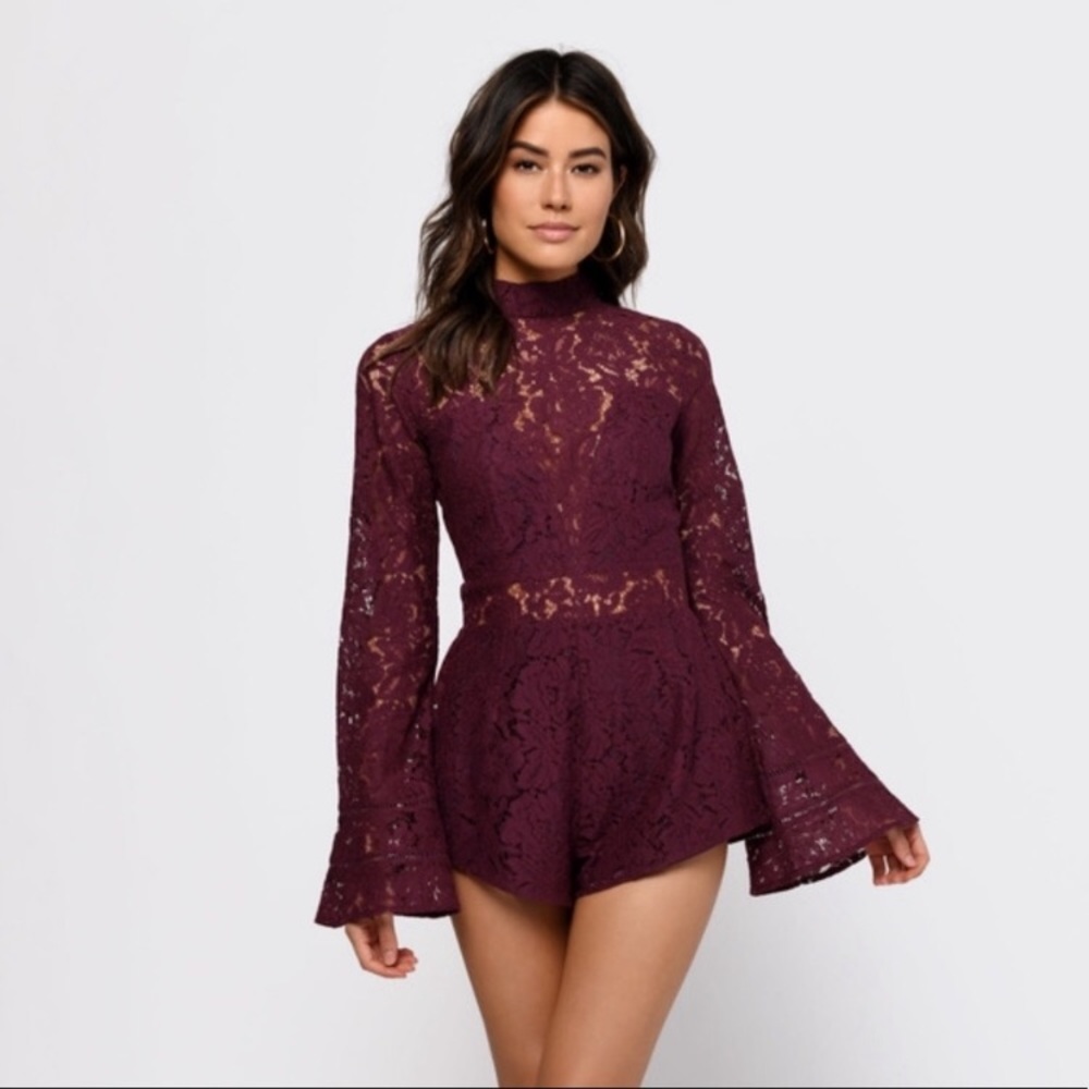 Tobi Wilhemenia Merlot Lce Romper size small